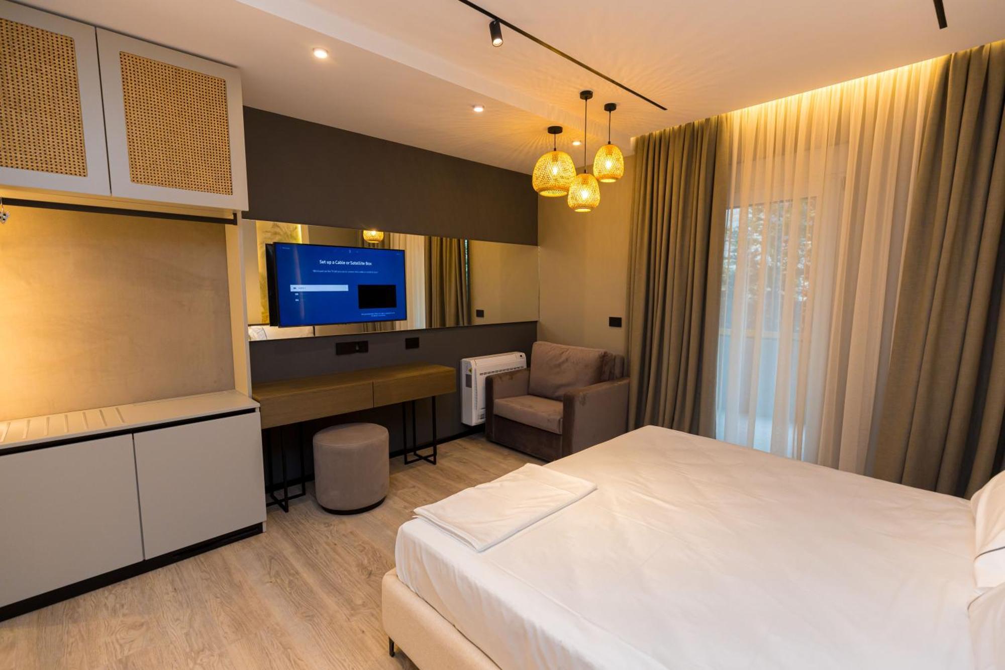 Diora's And Hotell