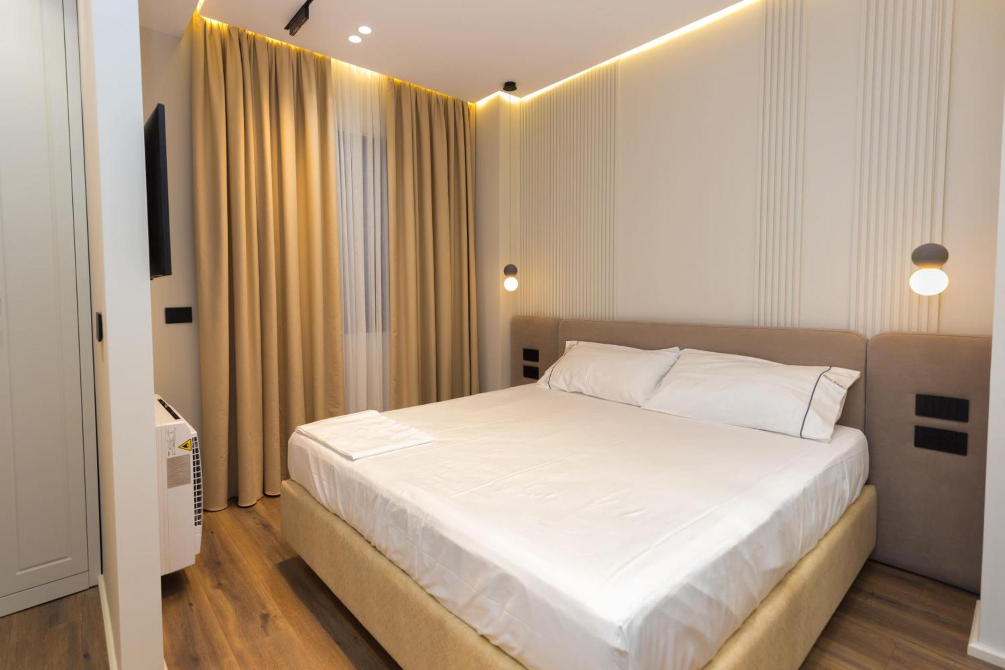 Diora's And Hotell 5*