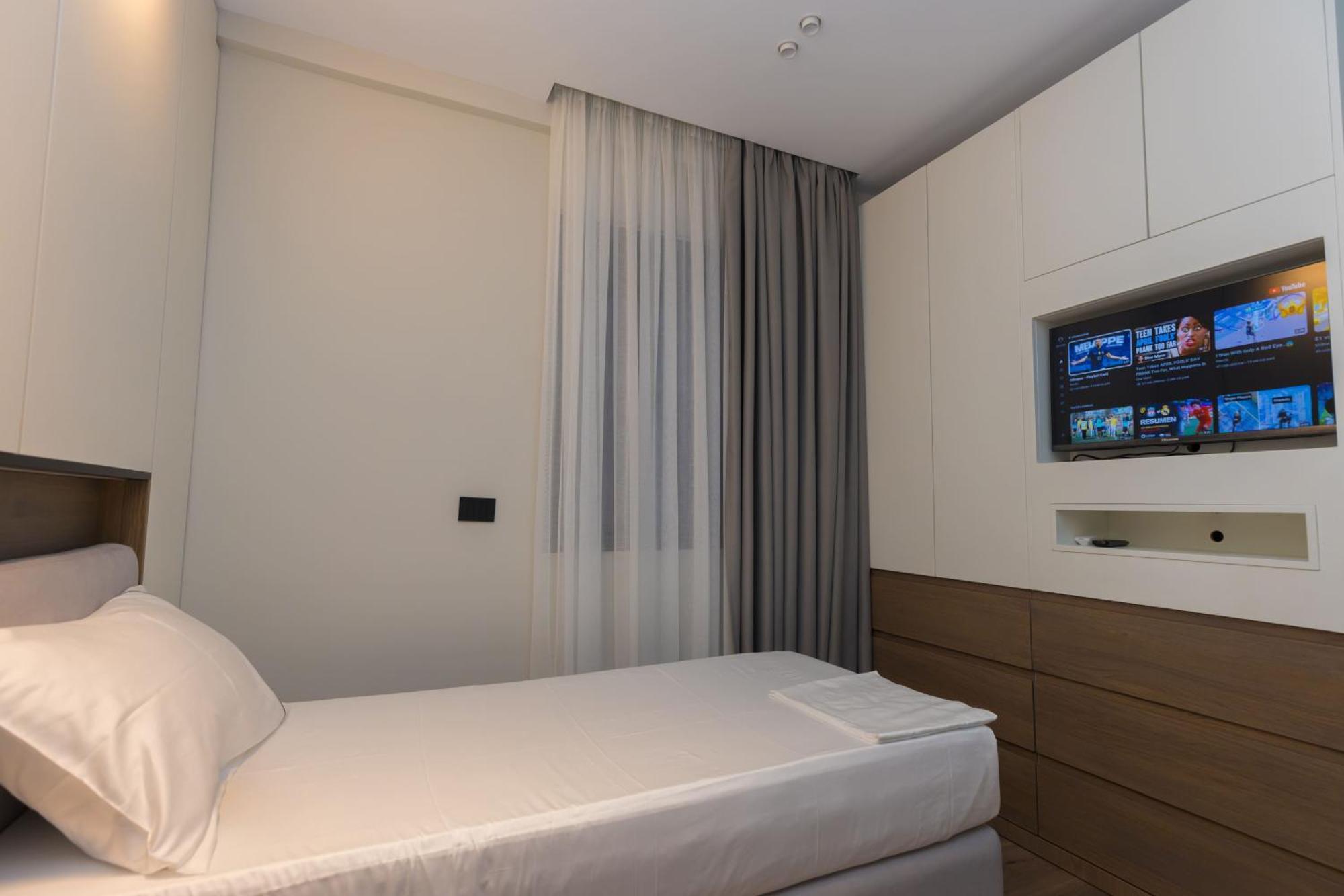 Hotell Diora's And 5*