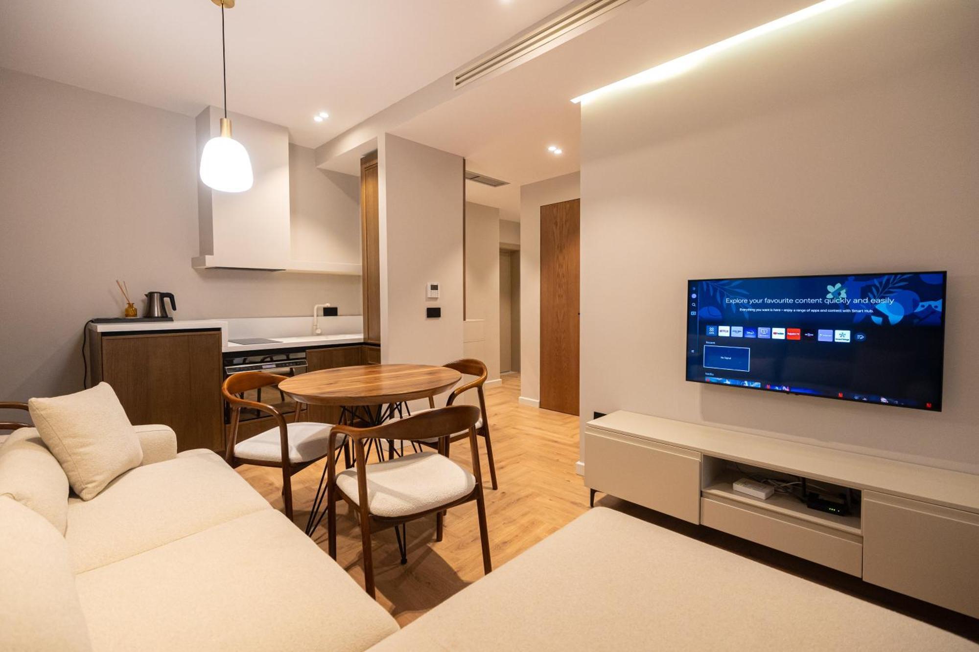 Diora's And Hotell
