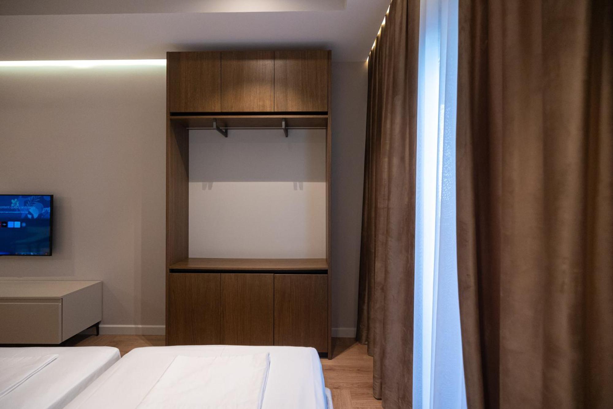Diora's And Hotell 5*